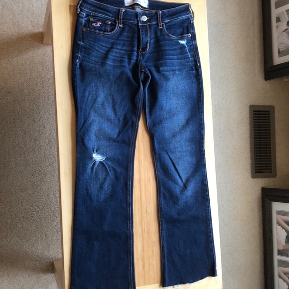 Hollister Darkwash Bootcut Jeans- Size 5S (EUC) - Picture 2 of 7